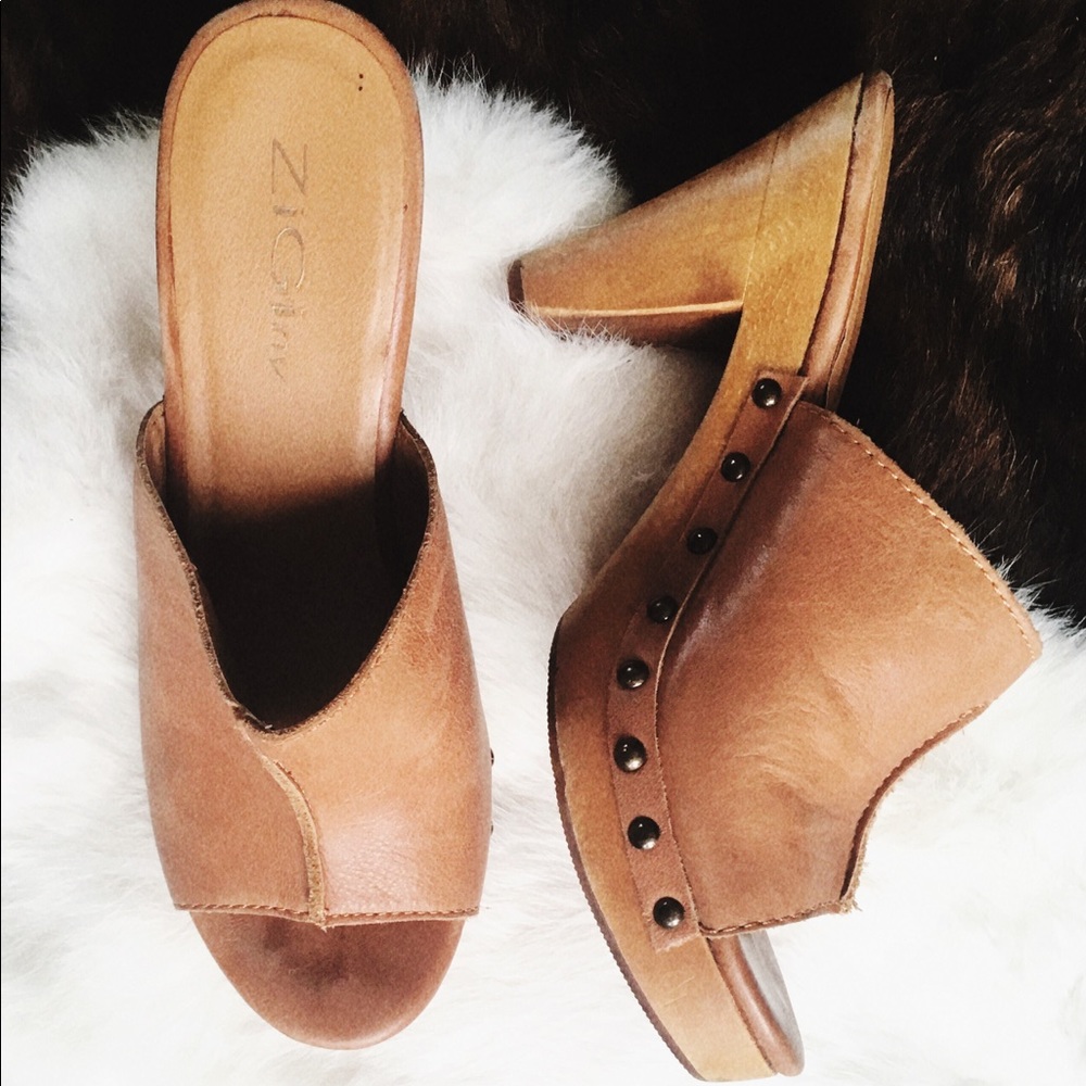 ZiGiny Leather Mule Clog Open Toed Wood Studded